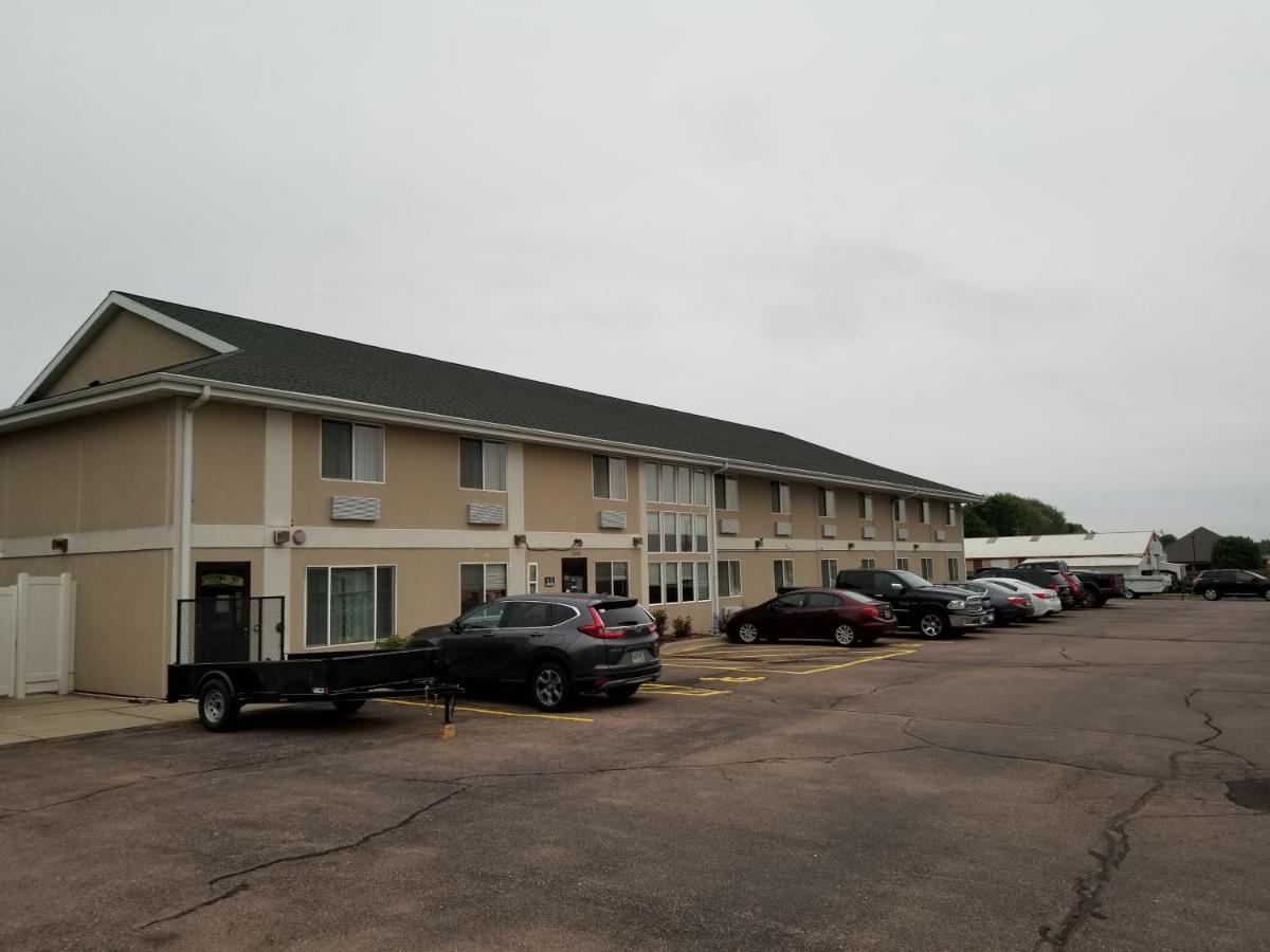 Bilmar Inn & Suites Dell Rapids Exterior foto
